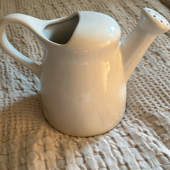 Rae Dunn watering can - Picture 4 of 4